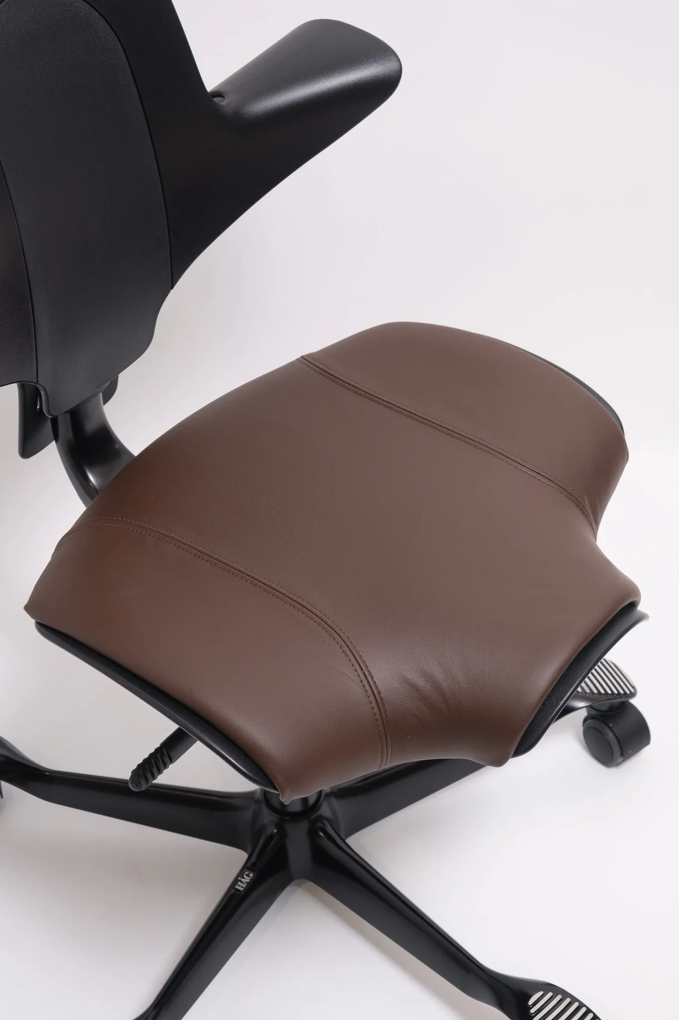 HAG Capisco Puls 8020 ergonomic chair, Paloma Soft ATG55130/black