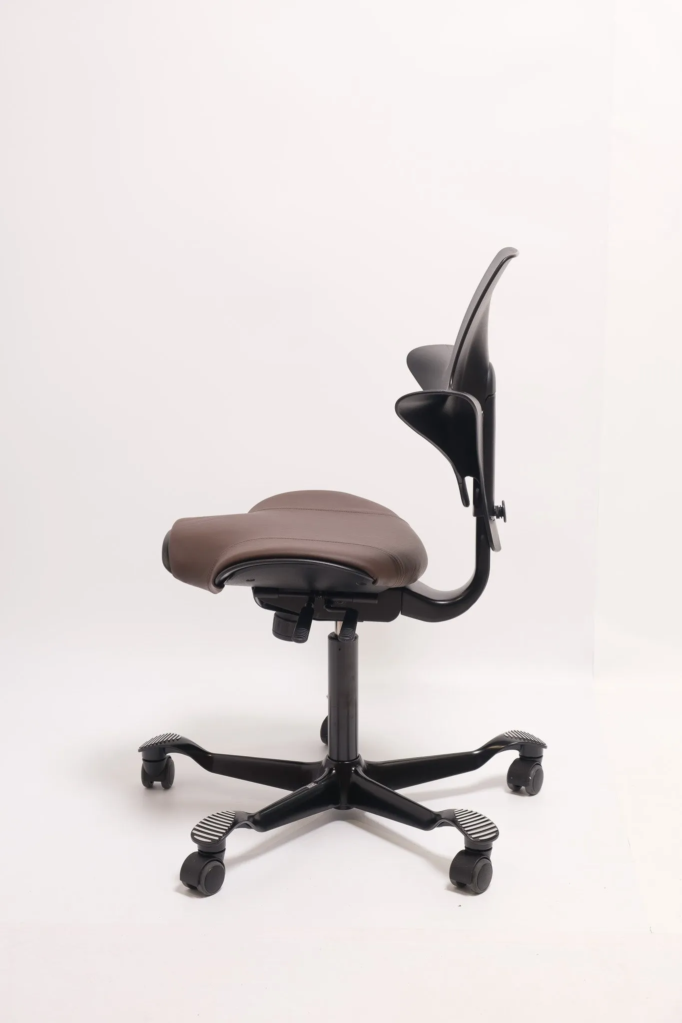 HAG Capisco Puls 8020 ergonomic chair, Paloma Soft ATG55130/black
