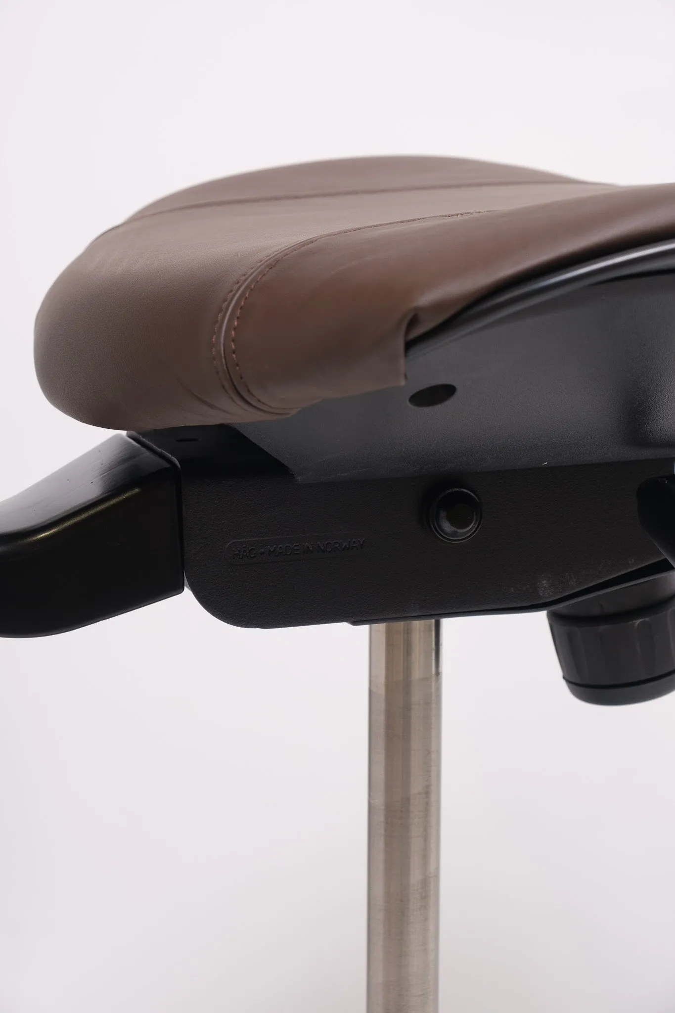 HAG Capisco Puls 8020 ergonomic chair, Paloma Soft ATG55130/black
