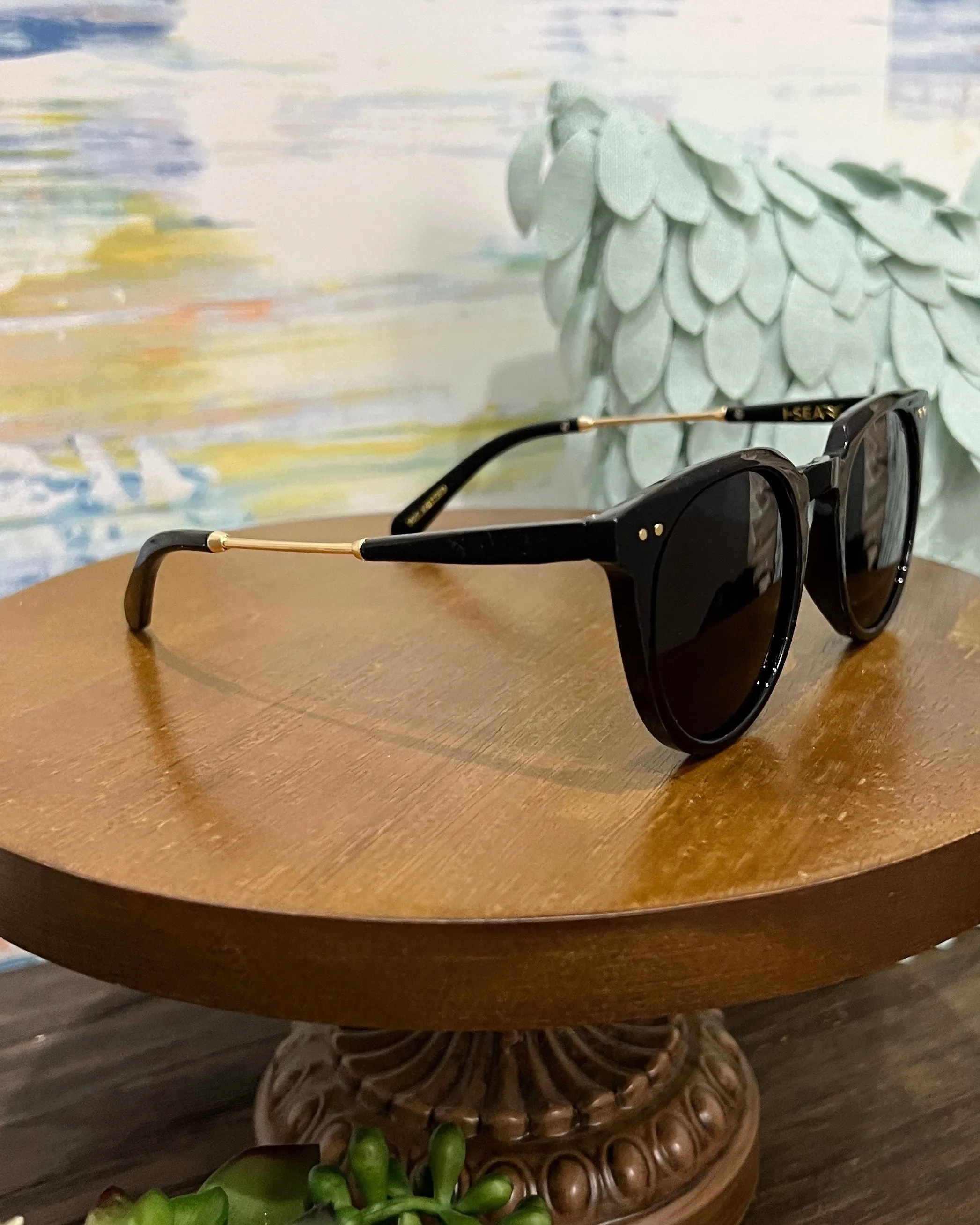 I-SEA Ella Sunglasses in Black/Smoke
